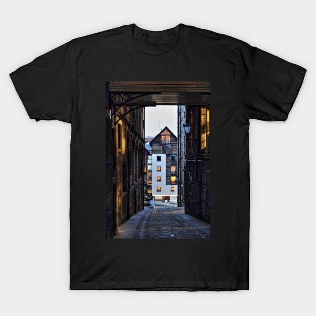 Old Fishmarket Close Edinburgh - Scottland T-Shirt by holgermader